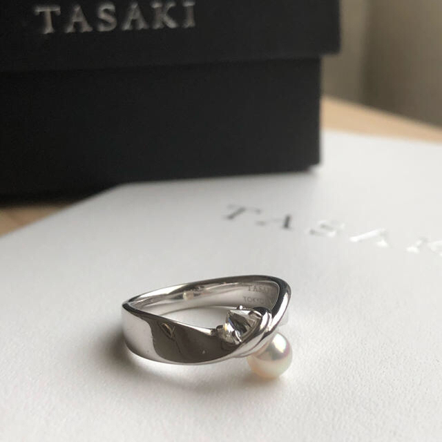 TASAKI(タサキ)のtasaki リファインド リベリオン ダイヤモンド ツイスト リング レディースのアクセサリー(リング(指輪))の商品写真