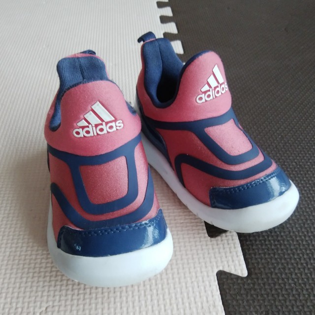 adidas(アディダス)のアディダス　adidas　スニーカー　14　赤　紺 キッズ/ベビー/マタニティのベビー靴/シューズ(~14cm)(スニーカー)の商品写真