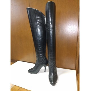 ダイアナ(DIANA)のDIANAダイアナニーハイブーツ 黒ブラック スムース22.5cm本革(ブーツ)