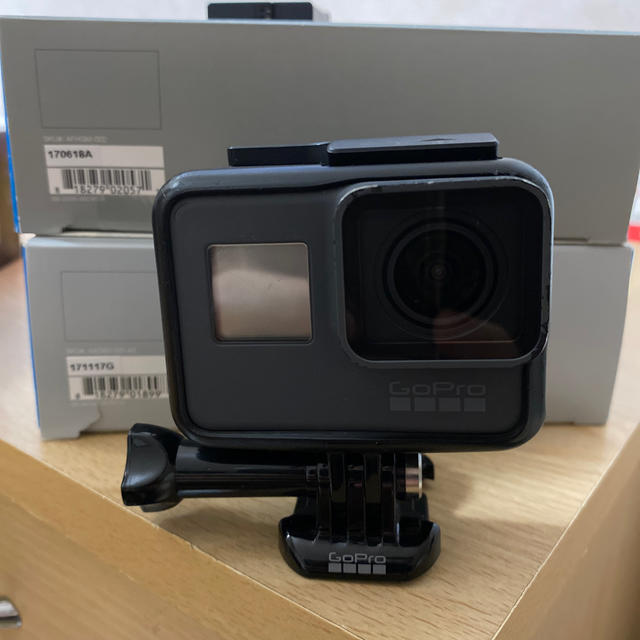 GoPro(ゴープロ)のGoPro Hero6 THE HANDLER 予備バッテリー充電器セット スマホ/家電/カメラのカメラ(ビデオカメラ)の商品写真