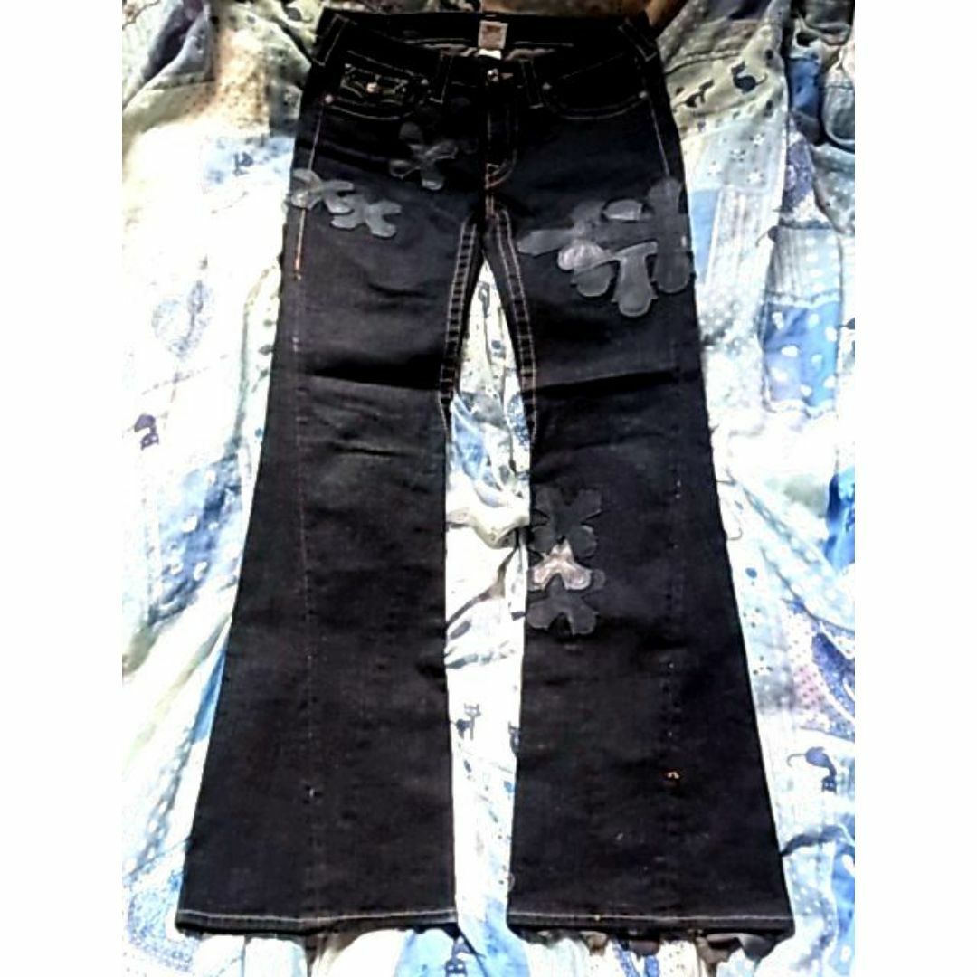 True Religion(トゥルーレリジョン)の新品同様ソファアリ カスタム ジーンズ30トゥルーレリジョン革レザーパッチ メンズのパンツ(デニム/ジーンズ)の商品写真