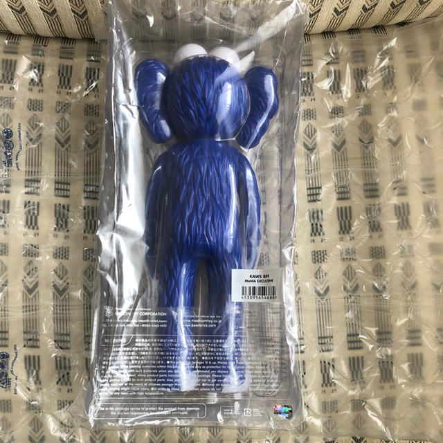 MOMA(モマ)の[新品未使用] Kaws BFF Blue MOMA Exclusive エンタメ/ホビーのフィギュア(その他)の商品写真