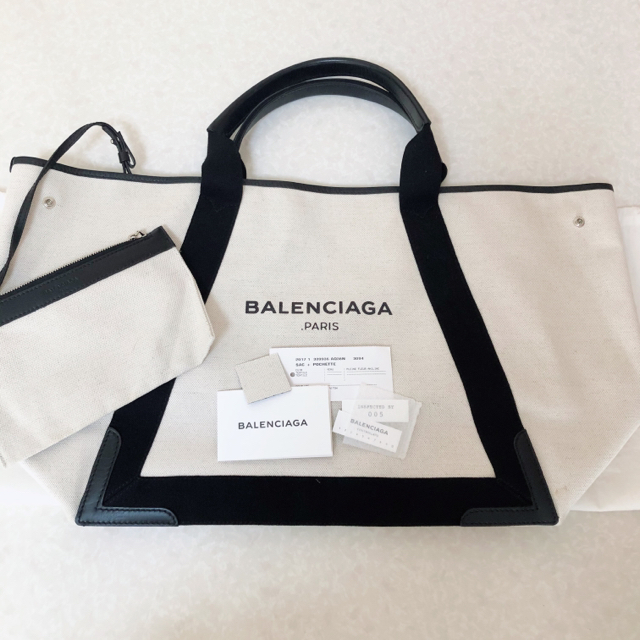 Balenciaga(バレンシアガ)の正規品 BALENCIAGA バレンシアガ バック  M レディースのバッグ(トートバッグ)の商品写真