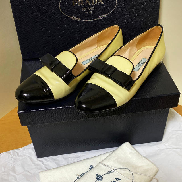 PRADA(プラダ)のPRADA フラット リボン プラダ セルジオロッシ ジミーチュウ　24 レディースの靴/シューズ(ハイヒール/パンプス)の商品写真