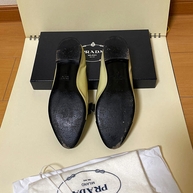 PRADA(プラダ)のPRADA フラット リボン プラダ セルジオロッシ ジミーチュウ　24 レディースの靴/シューズ(ハイヒール/パンプス)の商品写真