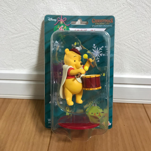 Disney(ディズニー)のファミマくじ　⑥くまのプーさん　ディズニー　新品 エンタメ/ホビーのおもちゃ/ぬいぐるみ(キャラクターグッズ)の商品写真