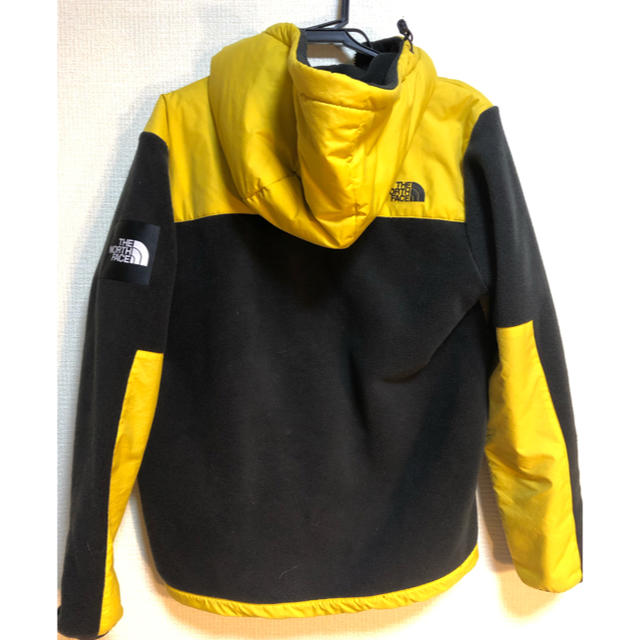 THE NORTH FACE(ザノースフェイス)のノースフェイス NA71832 デナリフーディー  イエロー メンズのジャケット/アウター(マウンテンパーカー)の商品写真