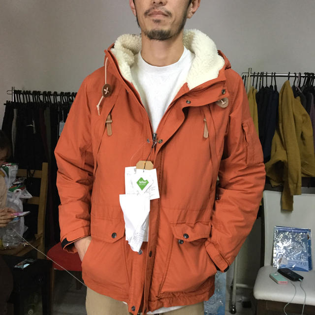MENS 定価13800円 中ボアマウンテンパーカー オレンジ L メンズのジャケット/アウター(マウンテンパーカー)の商品写真