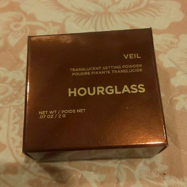 Sephora(セフォラ)のHourglass ヴェールトランスルーセントセッティングパウダー トラベル コスメ/美容のベースメイク/化粧品(フェイスパウダー)の商品写真