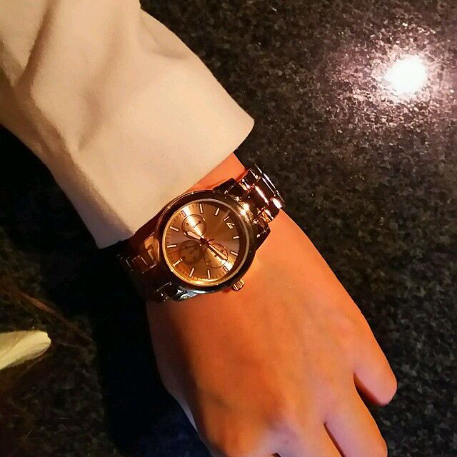 H&M(エイチアンドエム)のH&M ピンクゴールド腕時計 レディースのファッション小物(腕時計)の商品写真