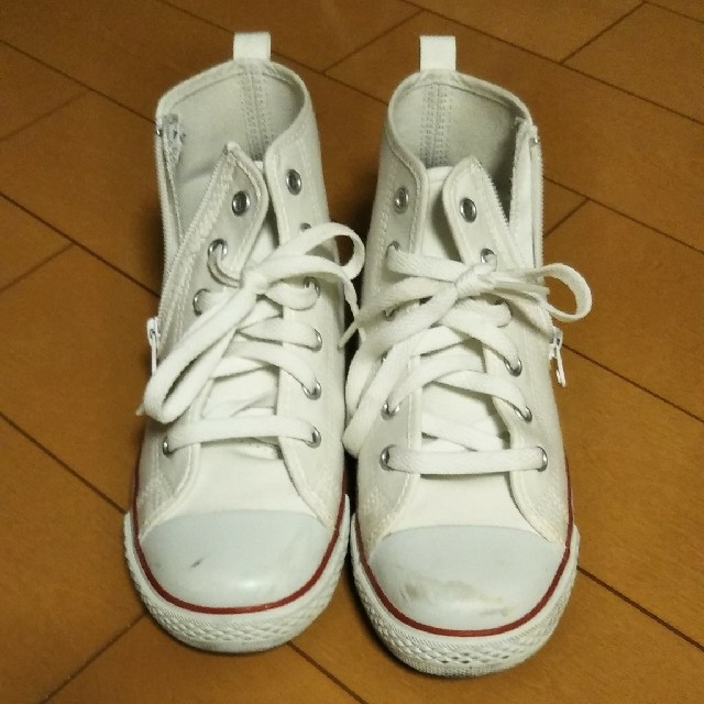 CONVERSE(コンバース)のコンバース　オールスター　キッズ　ハイカット　ホワイト　22.0cm キッズ/ベビー/マタニティのキッズ靴/シューズ(15cm~)(スニーカー)の商品写真