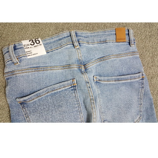 ZARA(ザラ)の【新品】ZARA スキニーデニム レディースのパンツ(デニム/ジーンズ)の商品写真