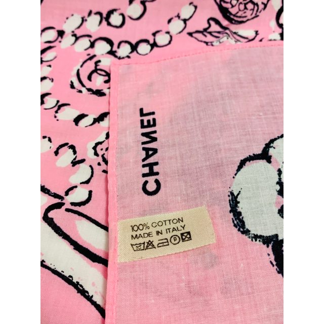 CHANEL(シャネル)の新品未使用 CHANEL シャネル ハンカチスカーフ おしゃれ 可愛い 春夏秋冬 レディースのファッション小物(バンダナ/スカーフ)の商品写真