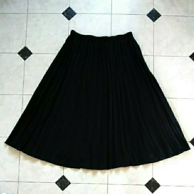 GU(ジーユー)のGU　プリーツミディスカート レディースのスカート(ひざ丈スカート)の商品写真