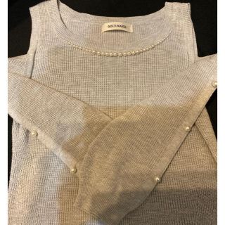 ミッシュマッシュ(MISCH MASCH)のミッシュマッシュ パール袖 肩出しニット グレー 美品(ニット/セーター)