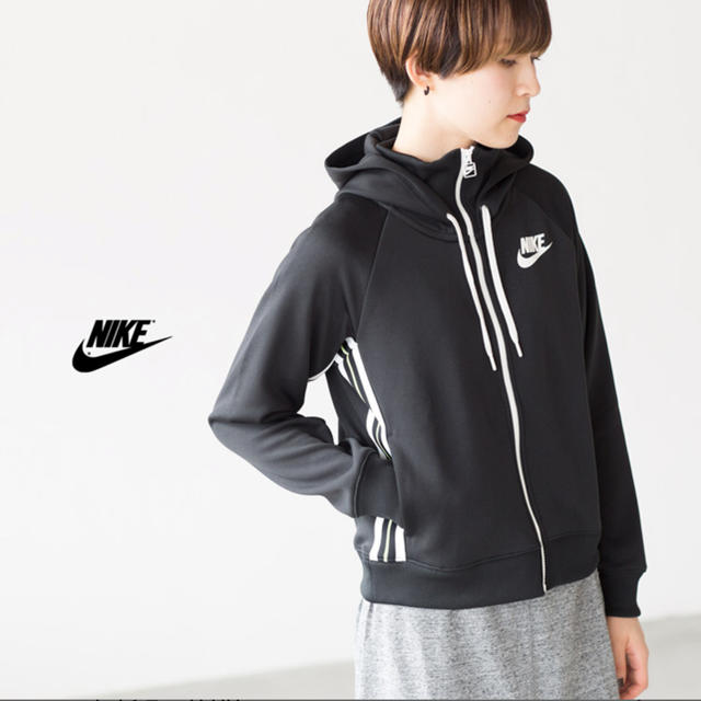 今期NIKE フルジップ パーカーsサイズ　新品未使用タグ付き