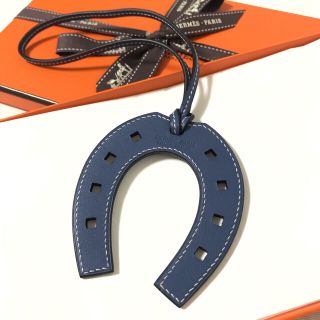 エルメス(Hermes)の新品 HERMES パドックチャーム 馬蹄 ブルー・アガット(チャーム)