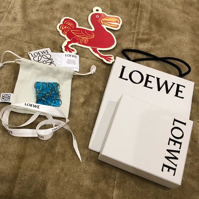 【新品未使用】LOEWE ロエベ ブローチ アナグラム ゴールド