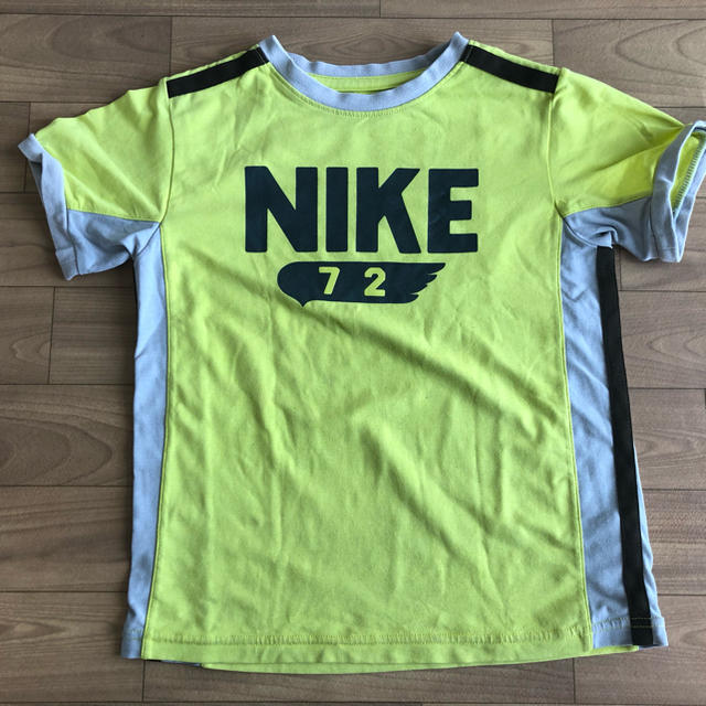 NIKE(ナイキ)のナイキ120サイズTシャツ 黄色 イエロー キッズ/ベビー/マタニティのキッズ服男の子用(90cm~)(Tシャツ/カットソー)の商品写真