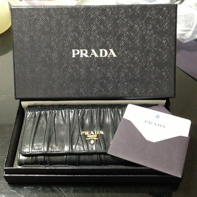 PRADA(プラダ)のプラダのお財布 レディースのファッション小物(財布)の商品写真