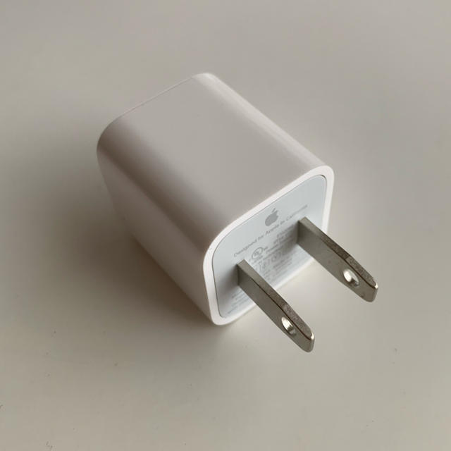 Apple(アップル)のApple ♡ 正規品　プラグ スマホ/家電/カメラのスマートフォン/携帯電話(その他)の商品写真