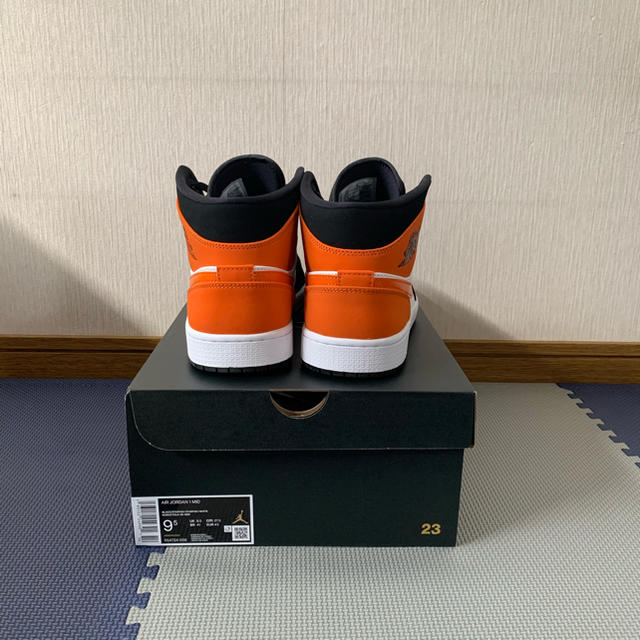 NIKE(ナイキ)の27.5cm NIKE エア ジョーダン 1 MID ナイキ Jordan メンズの靴/シューズ(スニーカー)の商品写真