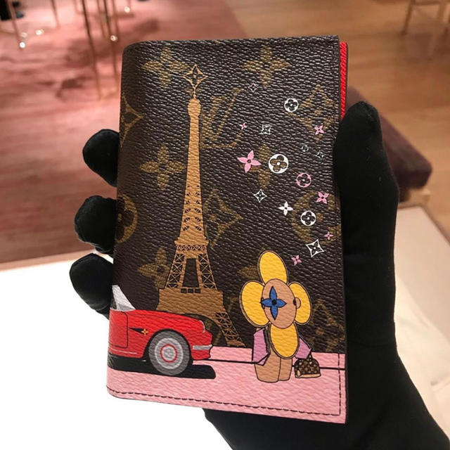 新品未使用未開封 Louis Vuitton パスポートケース クリスマス限定