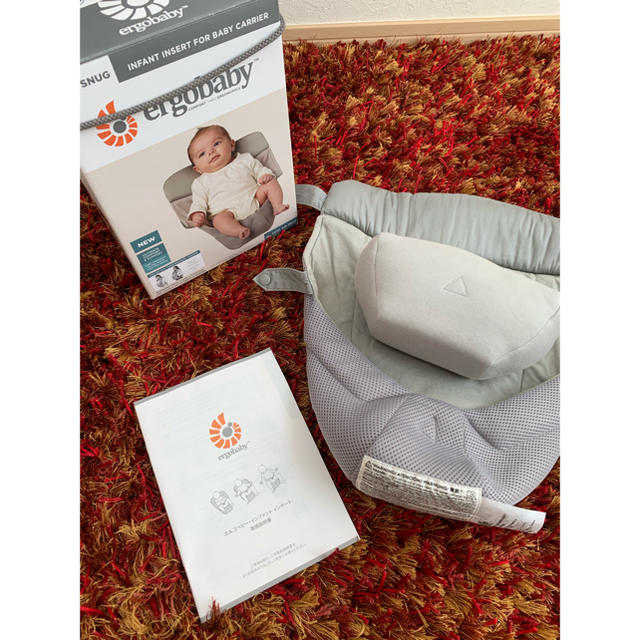 Ergobaby(エルゴベビー)の送料込！☆エルゴ ベビーキャリア 360 インサート付き☆極美品 キッズ/ベビー/マタニティの外出/移動用品(抱っこひも/おんぶひも)の商品写真