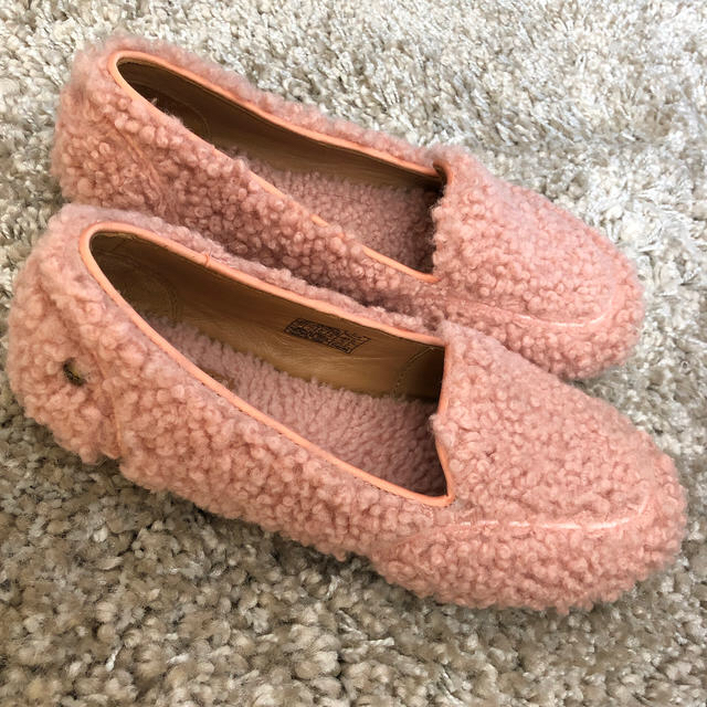 UGG(アグ)のUGG レディースの靴/シューズ(スリッポン/モカシン)の商品写真