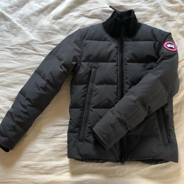 CANADA GOOSE(カナダグース)の値下げ　新品カナダグース KANADA GOOSE WOOLFORD XS メンズのジャケット/アウター(ダウンジャケット)の商品写真