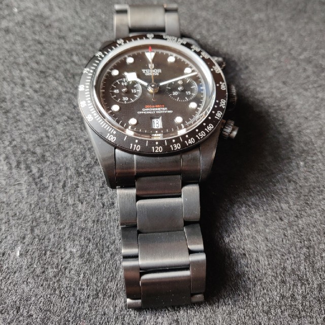 Tudor(チュードル)のチューダー ブラックベイ クロノダーク 79360DK 未使用品 メンズの時計(腕時計(アナログ))の商品写真