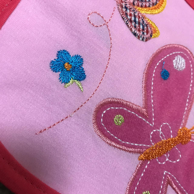 carter's(カーターズ)のカーターズ 女児 スタイ ピンク 刺繍 蝶 キッズ/ベビー/マタニティのこども用ファッション小物(ベビースタイ/よだれかけ)の商品写真