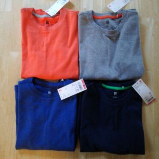 ユニクロ(UNIQLO)のユニクロ　新品　ソフトタッチクルーネックT サイズ130　4枚組(Tシャツ/カットソー)