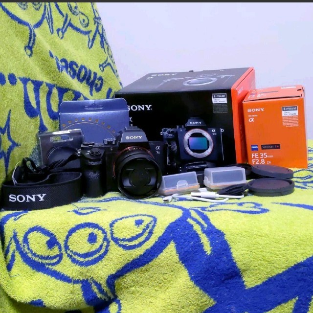 SONY(ソニー)のa7ii ZEISSレンズ おまけ多数 スマホ/家電/カメラのカメラ(ミラーレス一眼)の商品写真