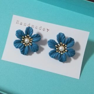 マットブルーフラワーピアス☆(ピアス)