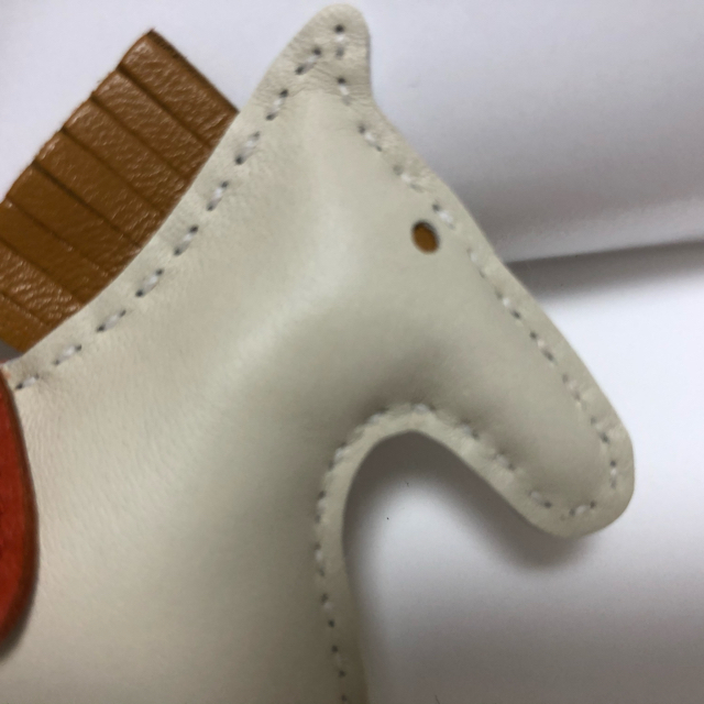 エルメス ロデオチャーム PM クレ 未使用 希少色 馬 白 通販 サイト