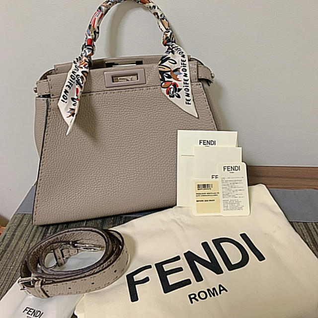 FENDI(フェンディ)のbird様専用です　FENDIフェンディ★ピーカブーセレリア レディースのバッグ(ハンドバッグ)の商品写真