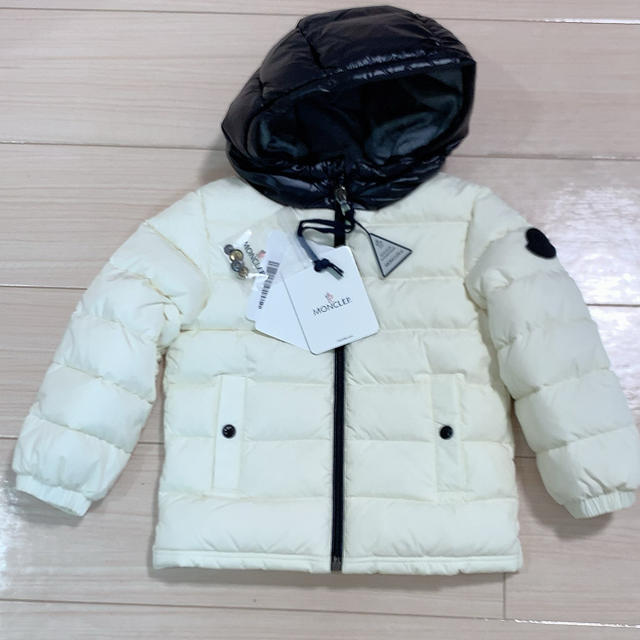 MONCLER(モンクレール)のモンクレール　2a ダウン キッズ/ベビー/マタニティのキッズ服男の子用(90cm~)(ジャケット/上着)の商品写真