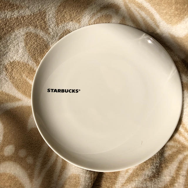 Starbucks Coffee(スターバックスコーヒー)のマコモコ様専用⭐︎スターバックス白黒プレート インテリア/住まい/日用品のキッチン/食器(食器)の商品写真