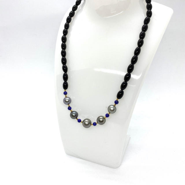 K18タヒチ黒真珠&ラピスラズリ&オニキスネックレス！ レディースのアクセサリー(ネックレス)の商品写真