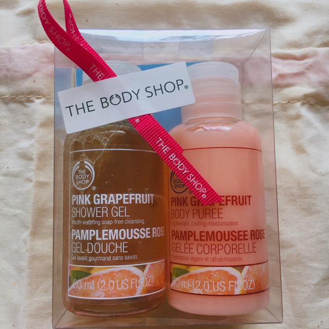 THE BODY SHOP(ザボディショップ)の【未使用】ボディショップ  ピンクグレープフルーツ シャワージェル&クリーム コスメ/美容のボディケア(ボディクリーム)の商品写真