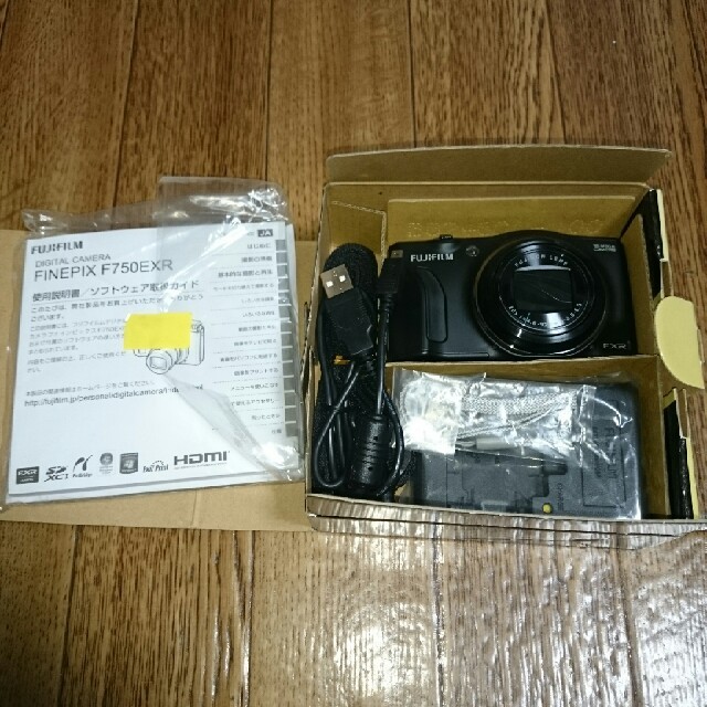 富士フイルム(フジフイルム)の富士フイルム FINPIX F750EXR スマホ/家電/カメラのカメラ(コンパクトデジタルカメラ)の商品写真