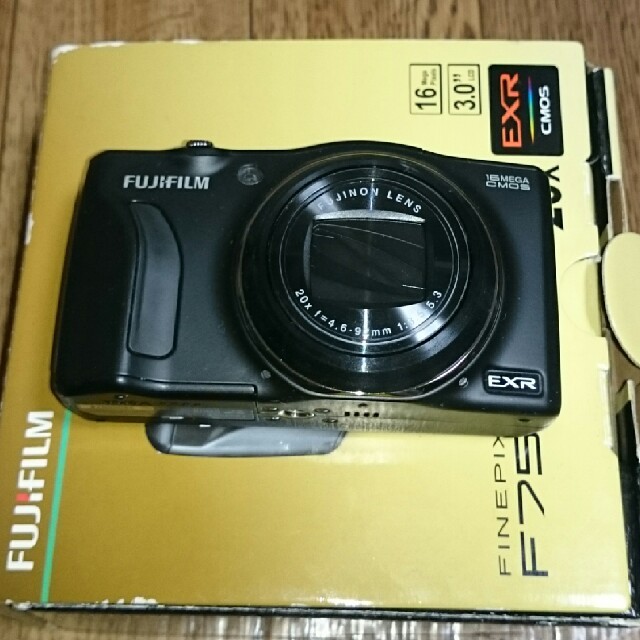 富士フイルム(フジフイルム)の富士フイルム FINPIX F750EXR スマホ/家電/カメラのカメラ(コンパクトデジタルカメラ)の商品写真