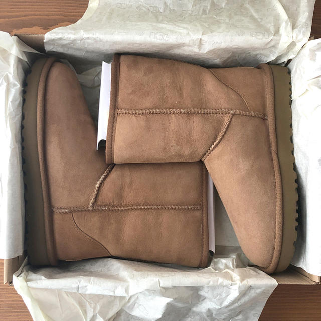 UGG(アグ)の★新品★UGG アグ クラシックショートⅡムートンブーツ チェスナット23cm レディースの靴/シューズ(ブーツ)の商品写真