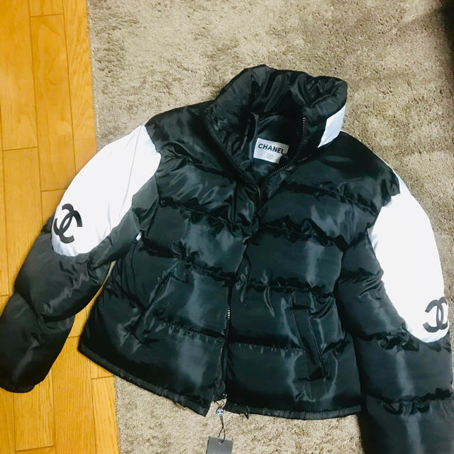 安心 国内発 CHANEL シャネル ダウンジャケット L 40 正規 | フリマアプリ ラクマ 安心 国内発 CHANEL シャネル ダウンジャケット L 40 正規 | フリマアプリ ラクマ