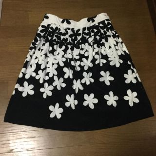 アニエスベー 花柄スカートの通販 35点 | agnes b.を買うならラクマ