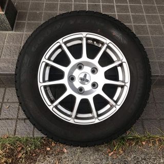 グッドイヤー(Goodyear)のグッドイヤー　スタッドレス　15インチ　4本(タイヤ・ホイールセット)