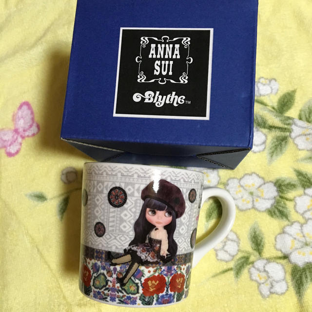 ANNA SUI(アナスイ)のブライス  ANNA SUI  コラボ マグカップ  限定品 インテリア/住まい/日用品のキッチン/食器(グラス/カップ)の商品写真