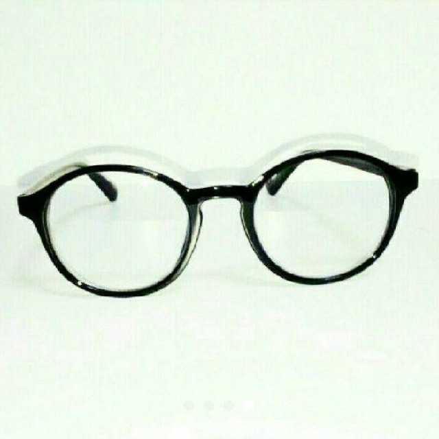 丸眼鏡 デザイン 伊達メガネ 新品 送料無料 ブラック 黒縁 UVレンズ 付き メンズのファッション小物(サングラス/メガネ)の商品写真