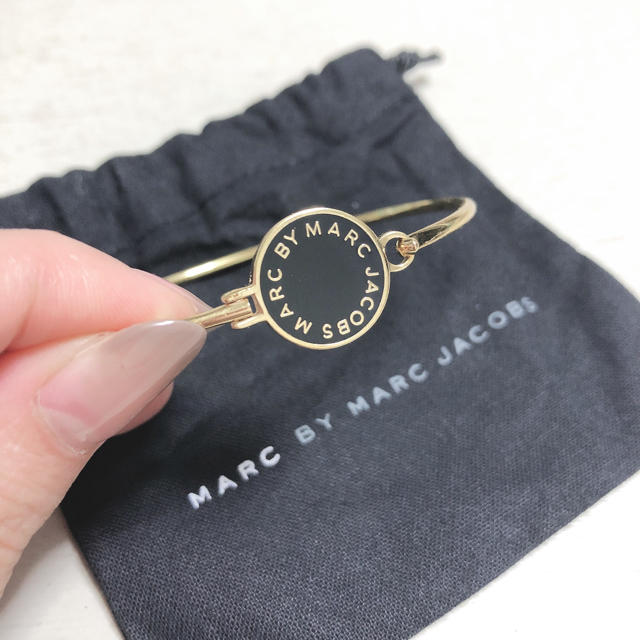 MARC BY MARC JACOBS(マークバイマークジェイコブス)のマークバイマークジェイコブス レディースのアクセサリー(ブレスレット/バングル)の商品写真